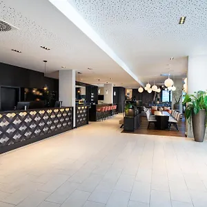 **** Hotel Leonardo Hauptbahnhof Austria